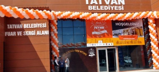 9 Ilin Peynirleri Bitlis'teki Fuarda Sergileniyor