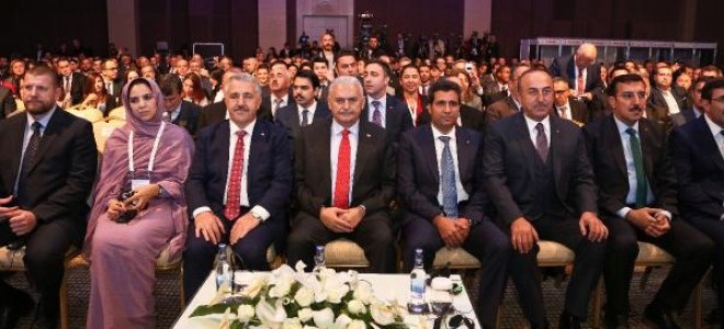 Başbakan Yıldırım: Türkiye'nin 2023 e-ticaret hedefi 350 milyar lira