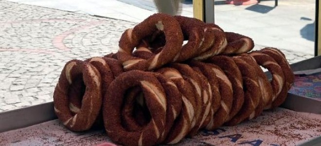 İzmit'te Simit Tezgahları 1 Milyon 147 Bin Liraya Kiralandı