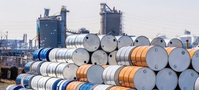 ABD, bu yıla ilişkin petrol fiyatı tahminini düşürdü