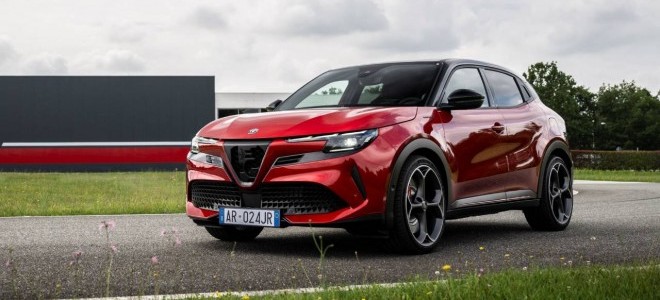 Alfa Romeo'nun ilk elektrikli SUV'u Türkiye'de satışta: İşte lansman fiyatı ve özellikleri