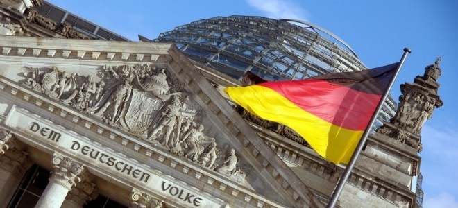 Almanya’da, SPD Üyeleri  Koalisyon Görüşmelerinin Başlamasına Onay Verdi 