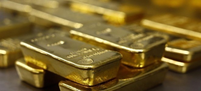 Altın fiyatları, faiz artışı beklentilerinin kuvvetlenmesiyle yönünü aşağı çevirdi