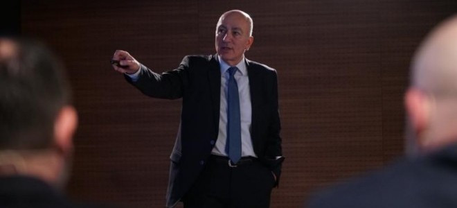 Altında yükseliş sürer mi? Mahfi Eğilmez yorumladı