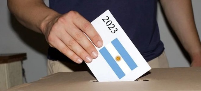 Arjantin’de seçimlerin ilk turu tamamlandı: Radikaller düelloya devam edecek
