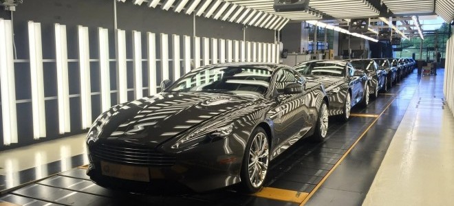 Aston Martin elektrikli araç planını öteledi