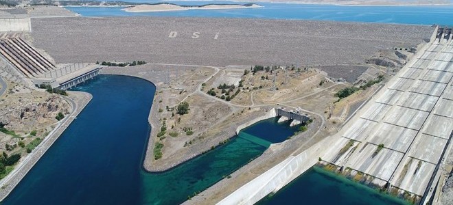 Atatürk Barajı'ndan Harran Ovası'na Su Verilmeye Başlandı