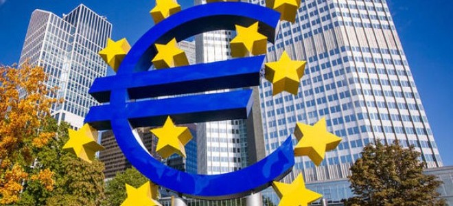 ECB faizi 10 baz puan düşürerek yüzde eksi 0,50’ye indirdi