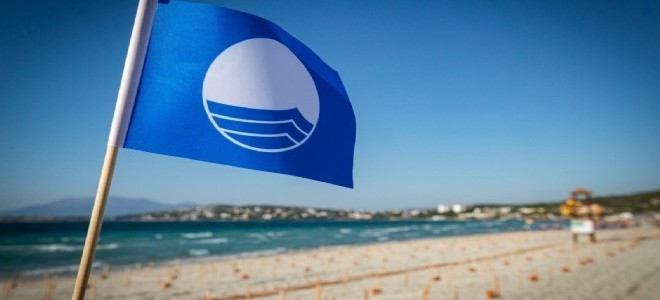 Bakan Ersoy açıkladı: Ülkemizin 16 plajında daha mavi bayrak dalgalanacak
