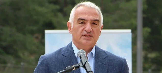 Bakan Ersoy duyurdu: 'Milliyet farkı ücreti' alan otele ceza kesildi