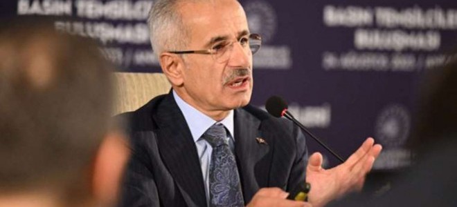 Ulaştırma Bakanı Uraloğlu, BAE Yatırım Bakanı ile görüştü