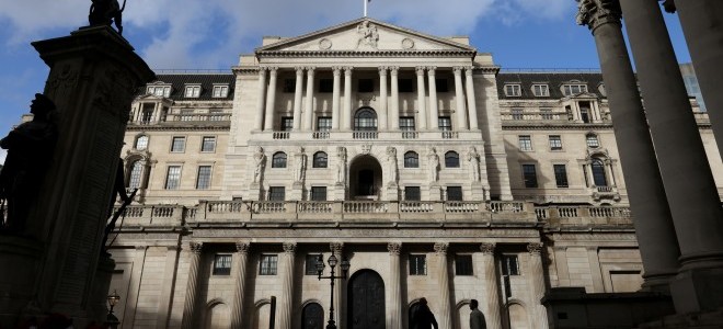 BoE kredi verenlere tahvil alımlarını uzatmaya hazır olduğu sinyalini verdi