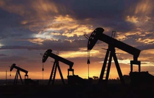 Brent petrol ABD stoklarıyla birlikte frene bastı