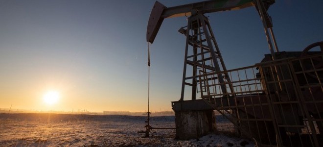 Brent petrol Çin'deki belirsizlik sebebiyle düşüşte