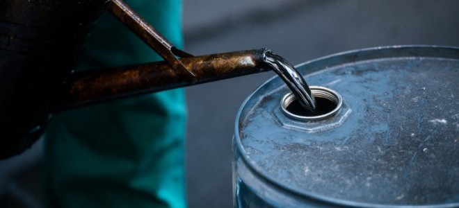 Brent petrolün varil fiyatı kesintiler sonrası yükseldi