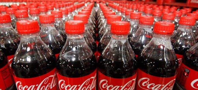 Coca Cola uyardı: Trump’ın politikaları plastik şişe kullanımını artırabilir