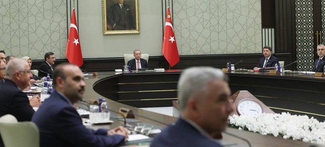 Kabine toplanıyor: Gündemde asgari ücret ve maaş zamları var