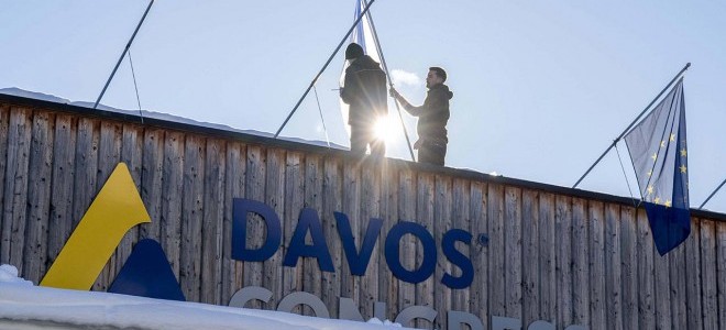 Davos'ta başekonomistler bu yıl küresel ekonominin zayıflayacağını öngördü