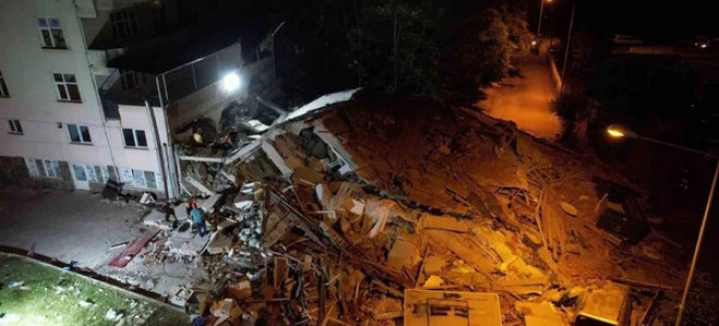 Deprem sonrası yaz okulları tatil edildi, bazı kamu çalışanlarına izin verildi