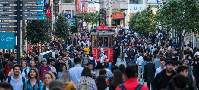 DİSK-AR: Geniş tanımlı işsiz sayısı 8,3 milyon oldu