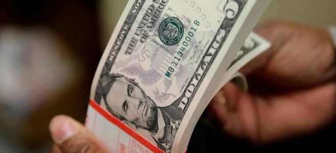 Dolar Fed yetkililerinin şahin yorumlarına rağmen yatay seyrediyor