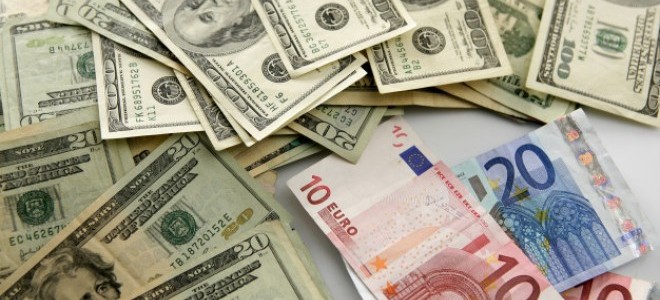Dolar ve euro dalgalı seyrediyor