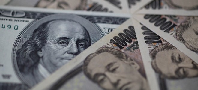 Dolar/yen BOJ'nin zayıf para politikası karşısında 24 yılın zirvesinde