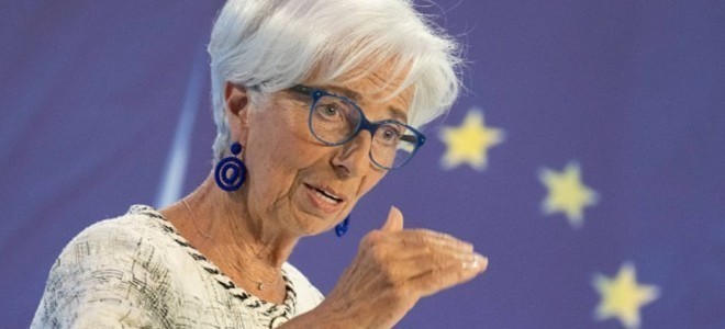 ECB Başkanı Lagarde: Enflasyon düşmeye devam ederse faizler daha da iner