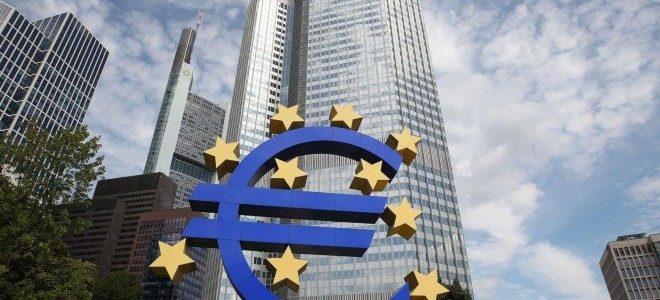 ECB Başkanı Lagarde: “Mevcut enflasyona değil orta vadeli verilere bakıyoruz