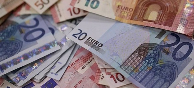 ECB Kararı Sonrası Euro 4.95 Lirada