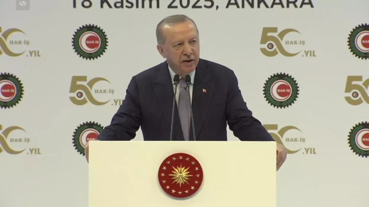 Erdoğan: İşçinin alın teri hiçbir ideolojiye ipotek edilemez
