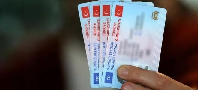 Eski tip ehliyetlerin yenilenme süresi uzatıldı