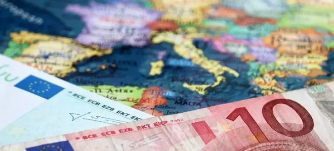 Euro Bölgesi ikinci çeyrekte yüzde 0,3 büyüdü