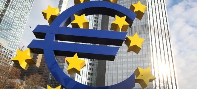 Euro Bölgesi'nde yıllık enflasyon yüzde 0,3'e indi