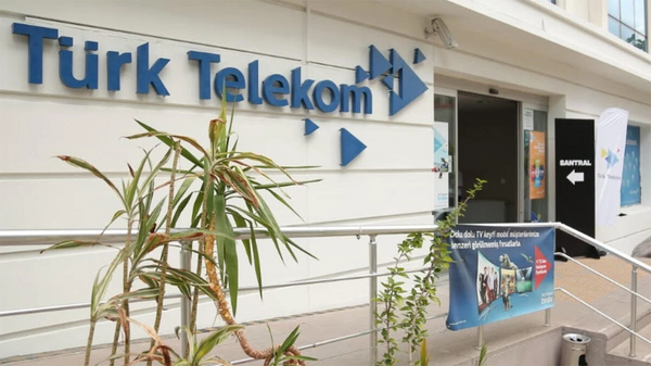 Fitch, Türk Telekom’un kredi notunu yükseltti