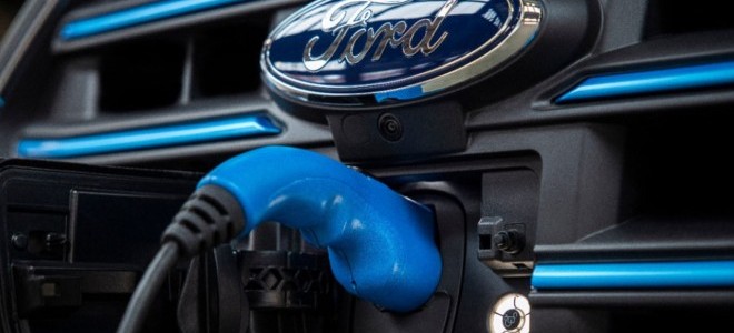 Ford ile Tesla’dan elektrikli araçlara yönelik yeni anlaşma