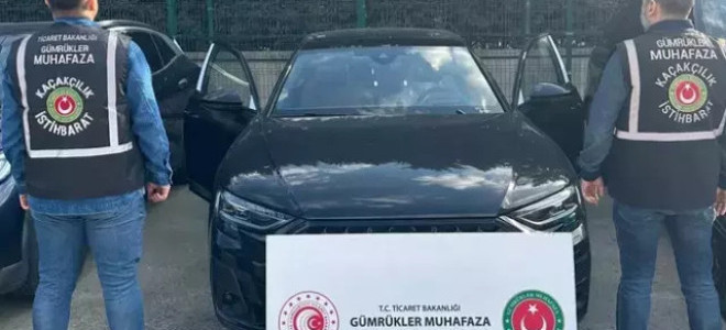 Gümrük Muhafaza ekipleri değeri düşük gösterilen 10 lüks araca el koydu