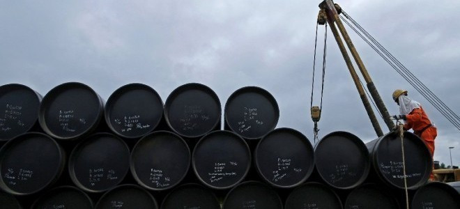IEA, 2025 için petrol talebi tahminini yükseltti
