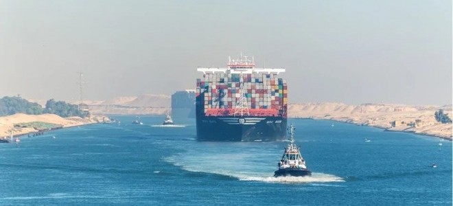 IMF: Süveyş Kanalı'ndaki ticaret iki ayda yüzde 50 azaldı