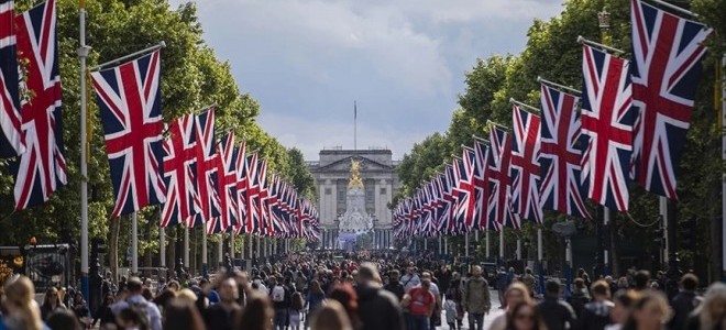 İngiltere ekonomisi temmuzda %0,5 daraldı