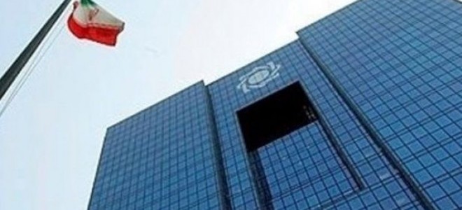 İran Merkez Bankası duyurdu: Dolar finansal işlemlerden çıkarıldı