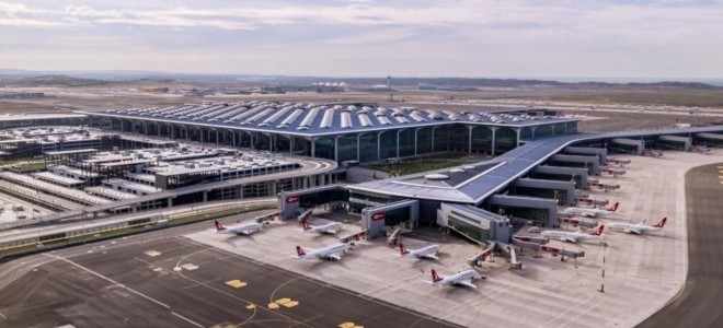 İstanbul Havalimanı'ndan üçlü pist uygulamasıyla bir saatte 81 uçak havalandı