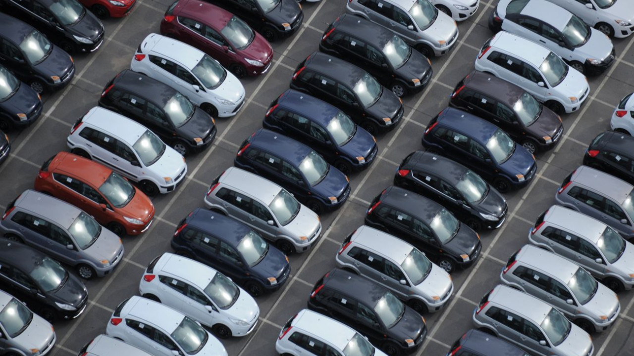 İthal otoya ek vergi yürürlüğe girdi: İşte etkilenecek otomobil modelleri