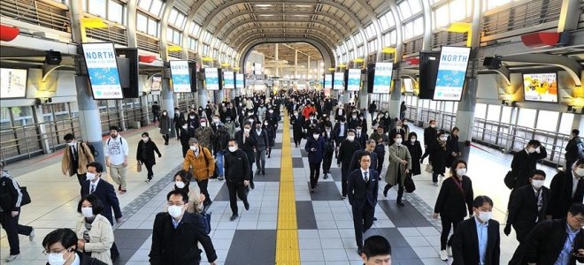 Japonya'da Kovid-19'a karşı 19,18 trilyon yenlik üçüncü ek bütçe yasalaştı