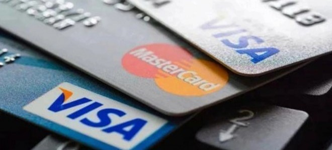 Kredi kartıyla taksitli harcamalara sınırlama getirildi