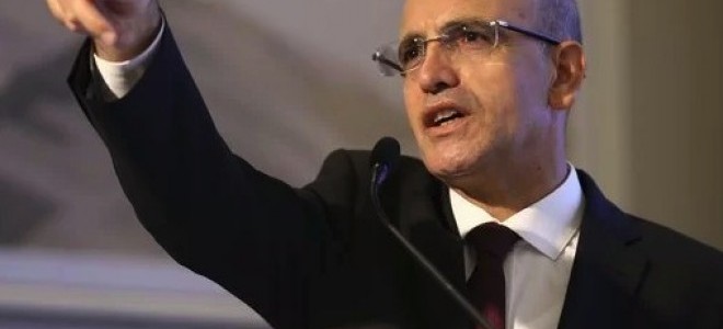 Küresel belirsizliklere rağmen Mehmet Şimşek'ten cari dengede iyimser beklenti