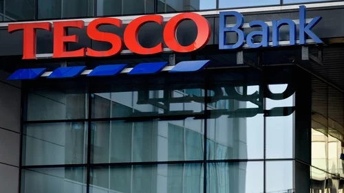 Lloyds Tesco'nun kredi portföyünü 3.8 milyar sterline satın aldı