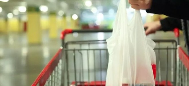 Marketler plastik poşetlerin 75 kuruşa satılmasını istedi