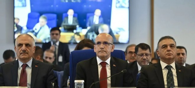 Meclis komisyonunda Mehmet Şimşek tartışması