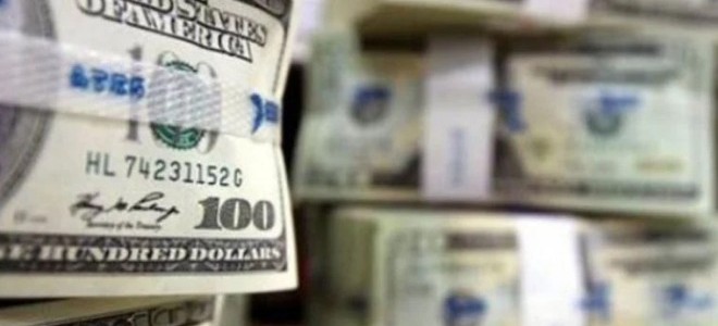 “Merkez Bankası döviz miktarı ve satış saatine kısıtlama getirdi”